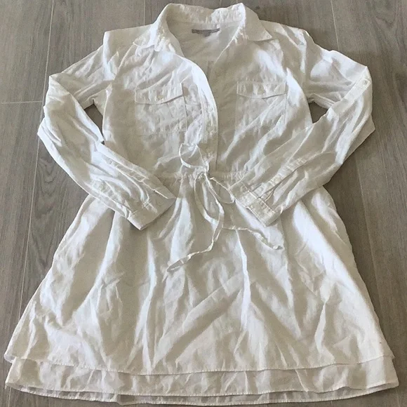 Women pop over long sleeves shirt dress by GAP. Drawstring waist.